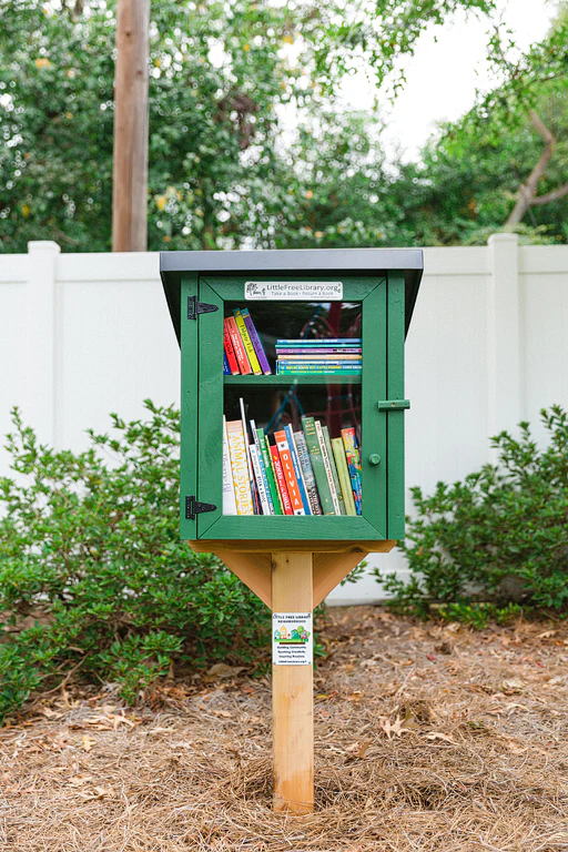 Library Post with Topper Kit Etsy - Image 4